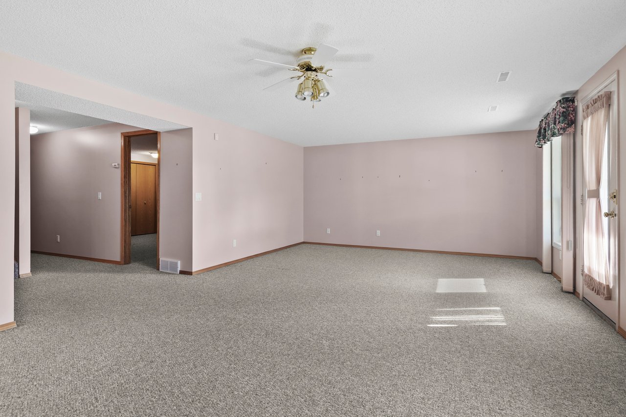 222 Arbour Cliff Close NW