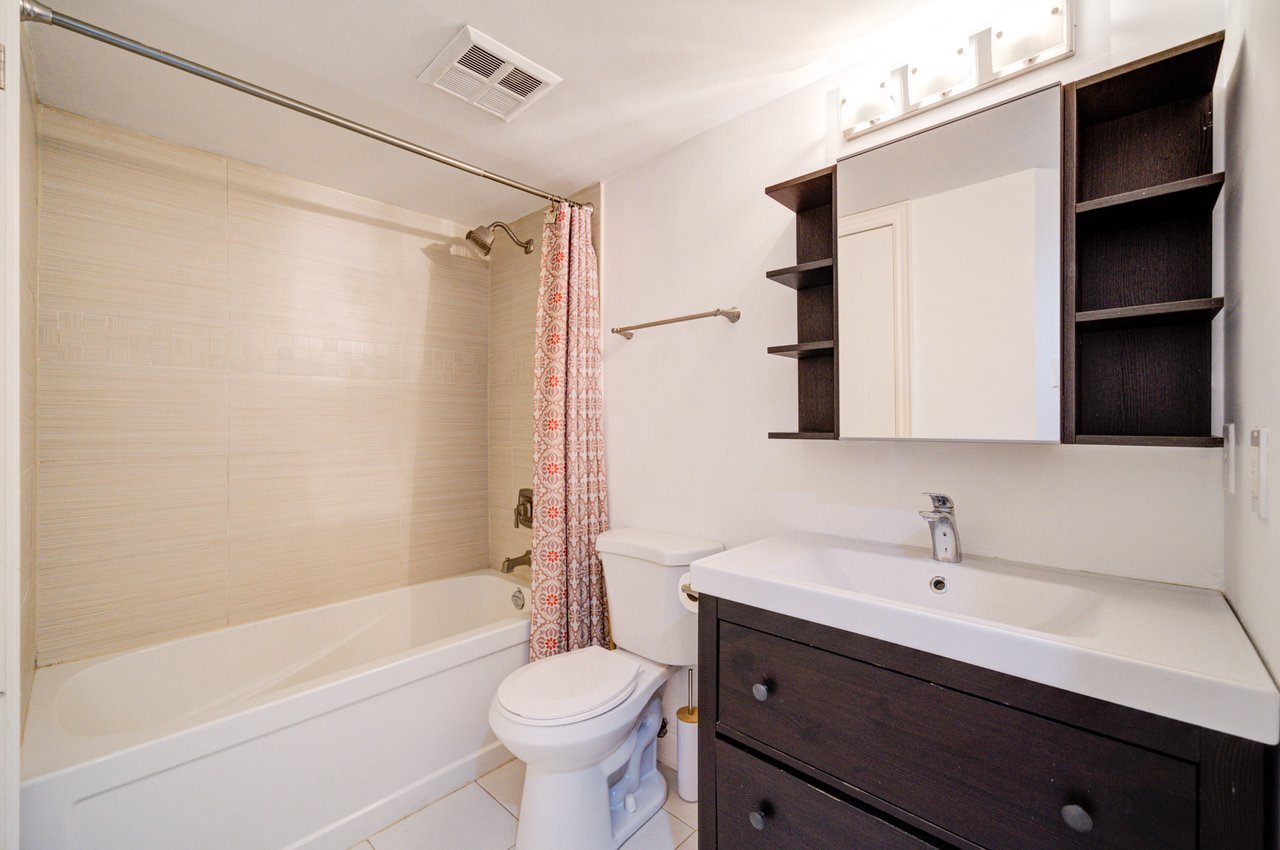 #521 - 1514 Pilgrims Way Unit: 521