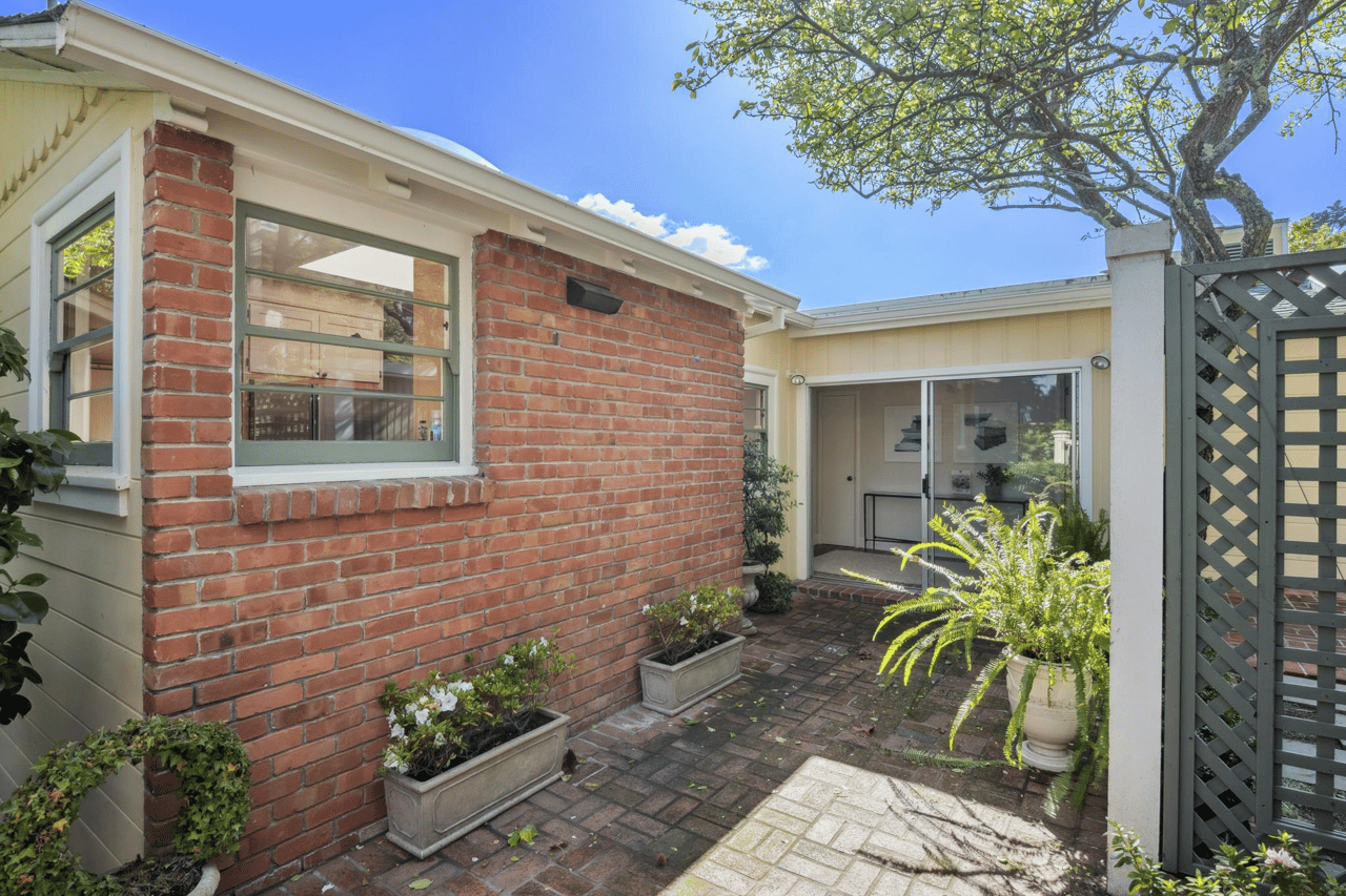 215 Julia Ave