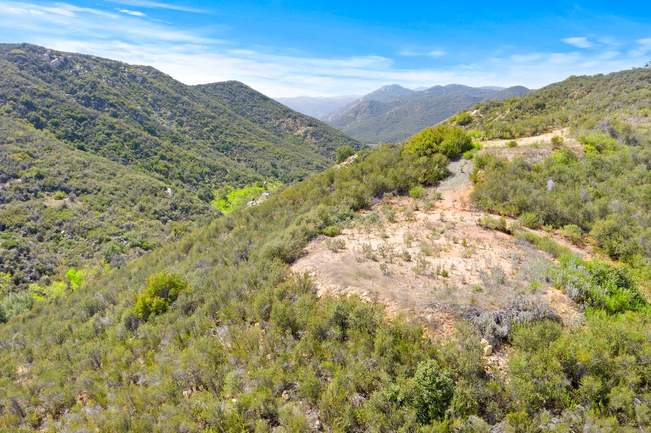 2 La Cresta Highlands Circle