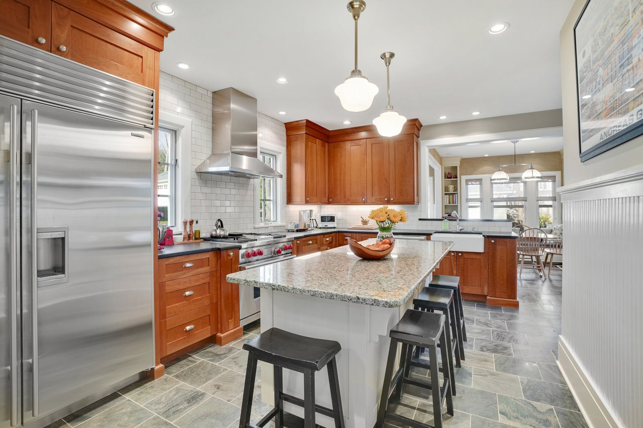 51 Curtis Pl