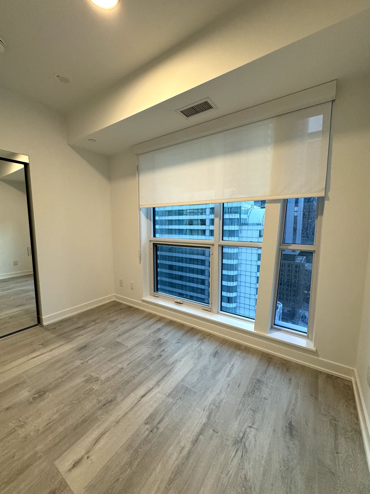 327 King Street W, Toronto C01 Unit: 2006