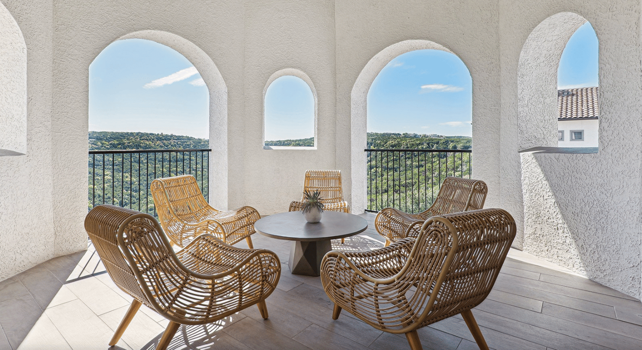 Apply today and enjoy 8 weeks free PLUS an additional $1500 Look & Lease Special