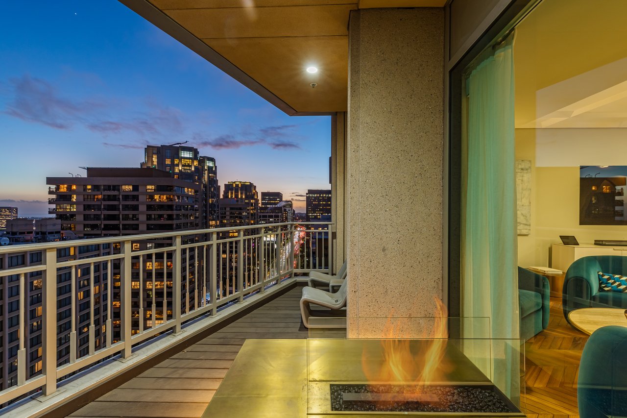 10727 Wilshire Blvd Unit: 1805, Wilshire Corridor