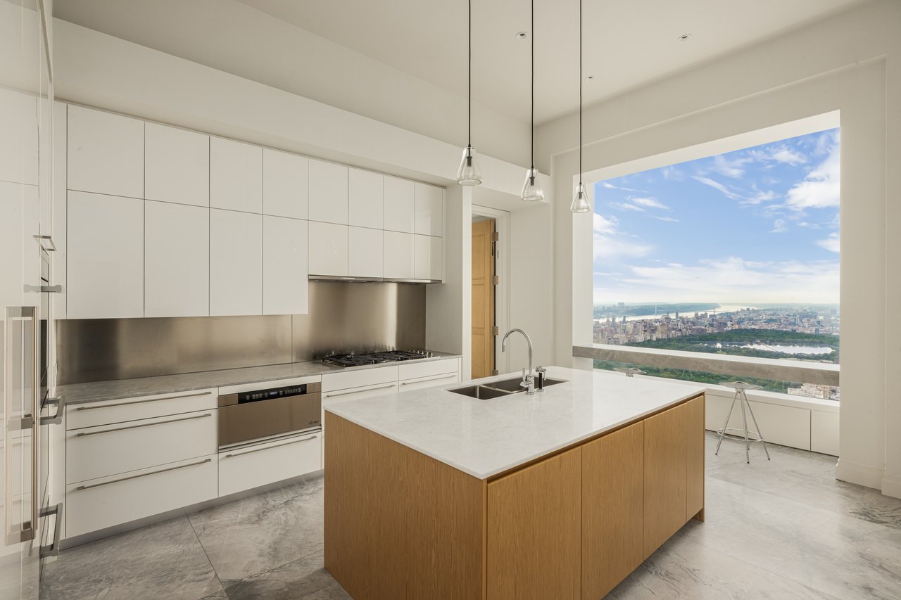 Residence 69, New York