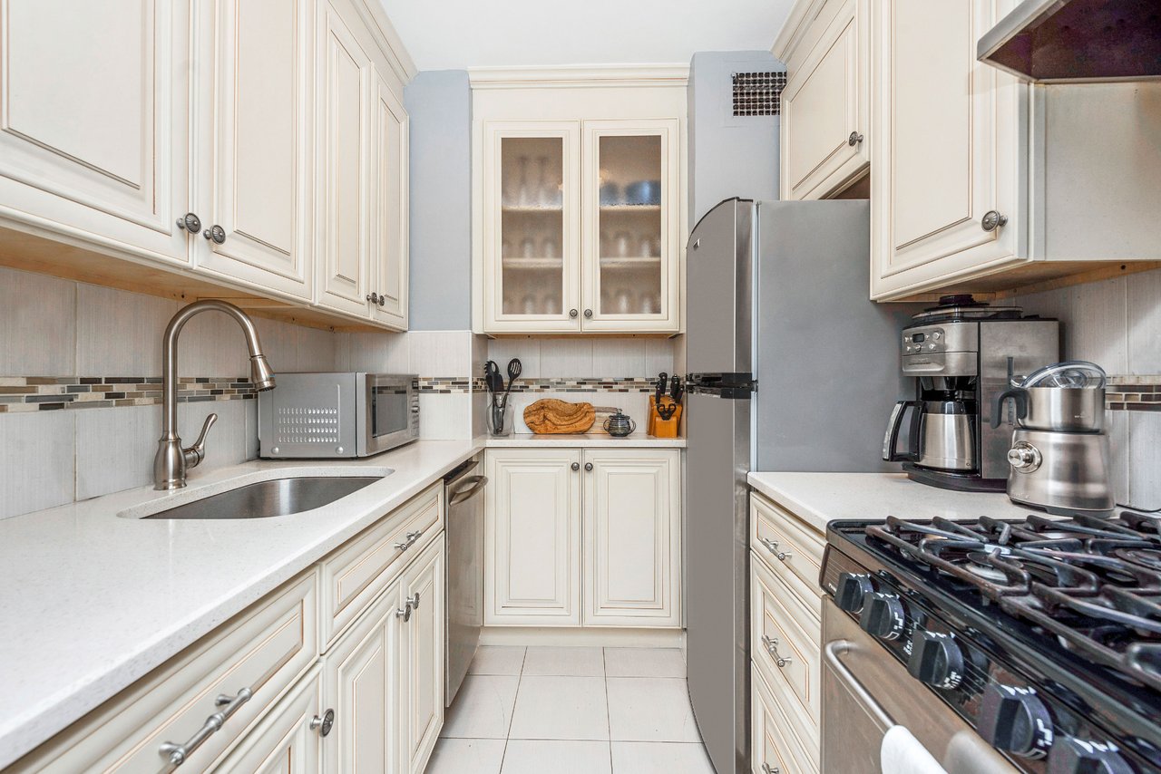 101 West 12th St #12X