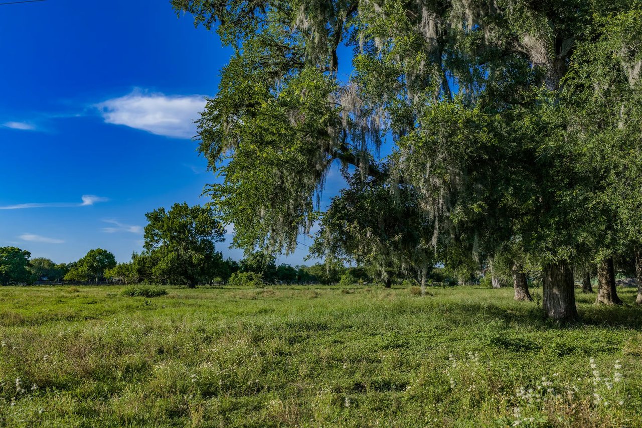 Private Listing: 27.65 Acres b/w Riverstone & Sweetwater