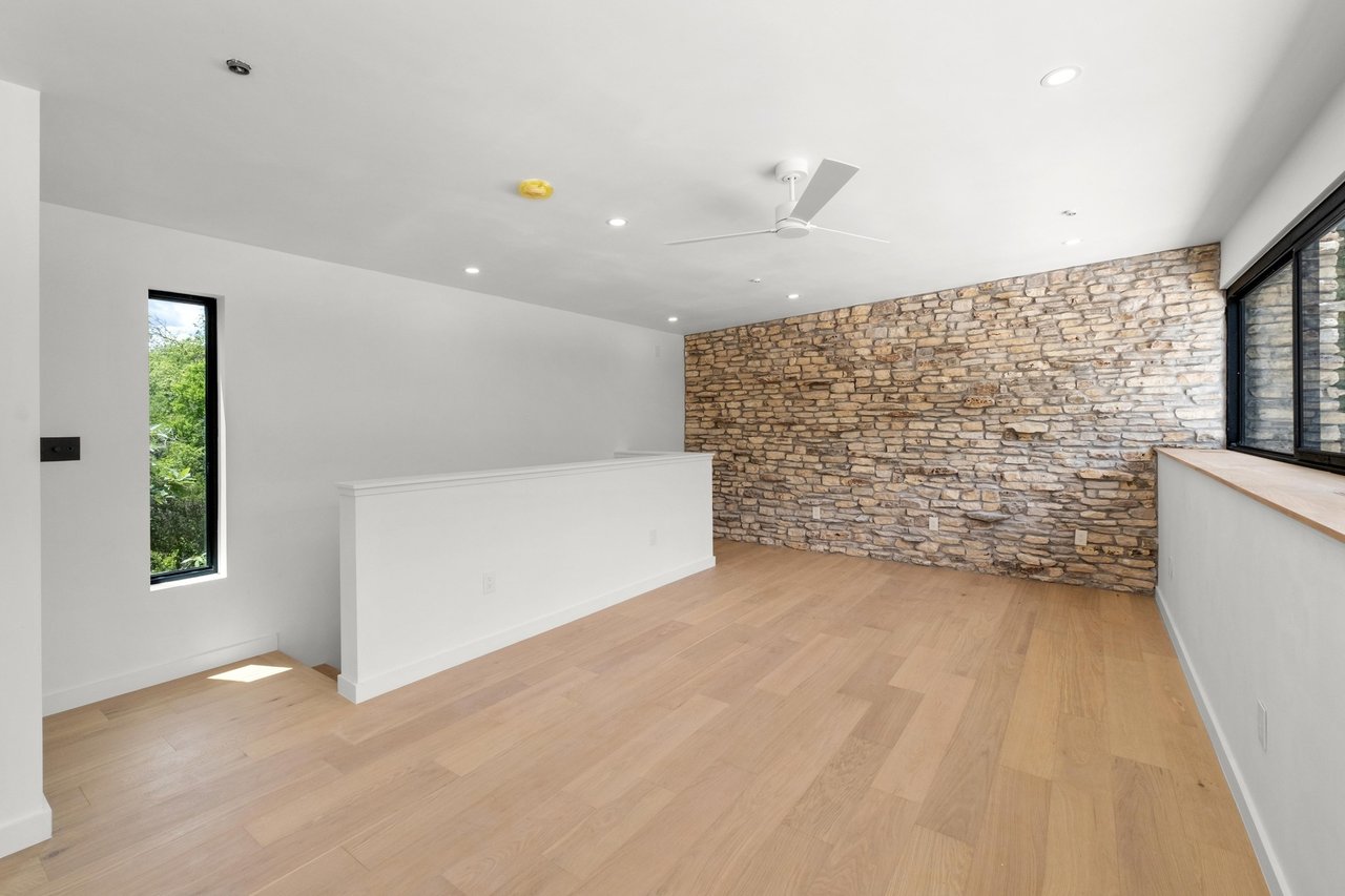 100 Redbud Trail