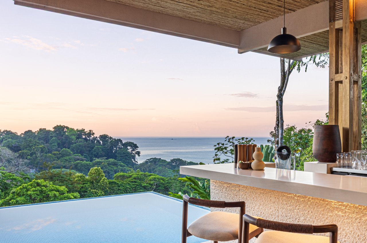 Luxury Hotel Boutique with Ocean Views | Walking distance to the beach | 13.2 Acres