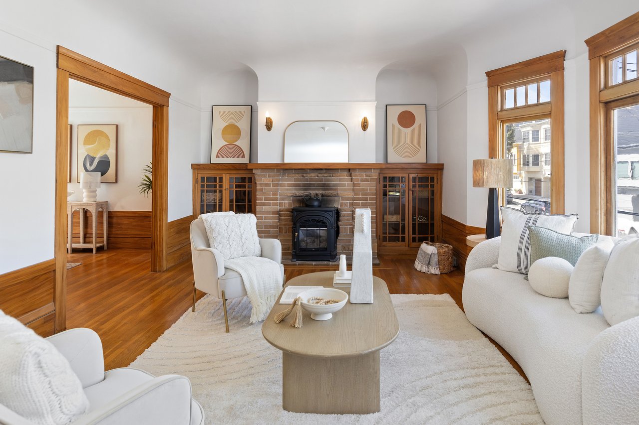 Richmond Duplex with Income Potential