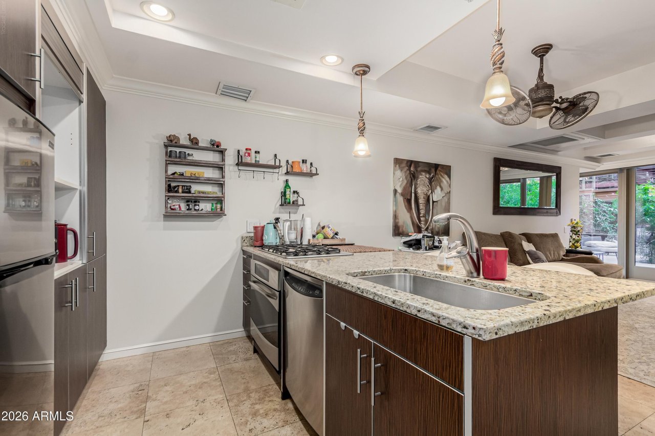 7137 E Rancho Vista Dr, #1008