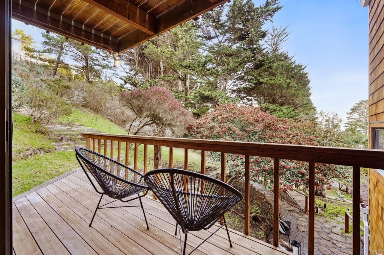 260 Sunset Way
