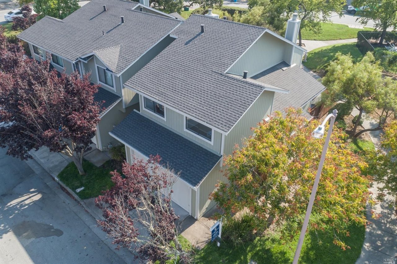 17 Cedarwood Ln