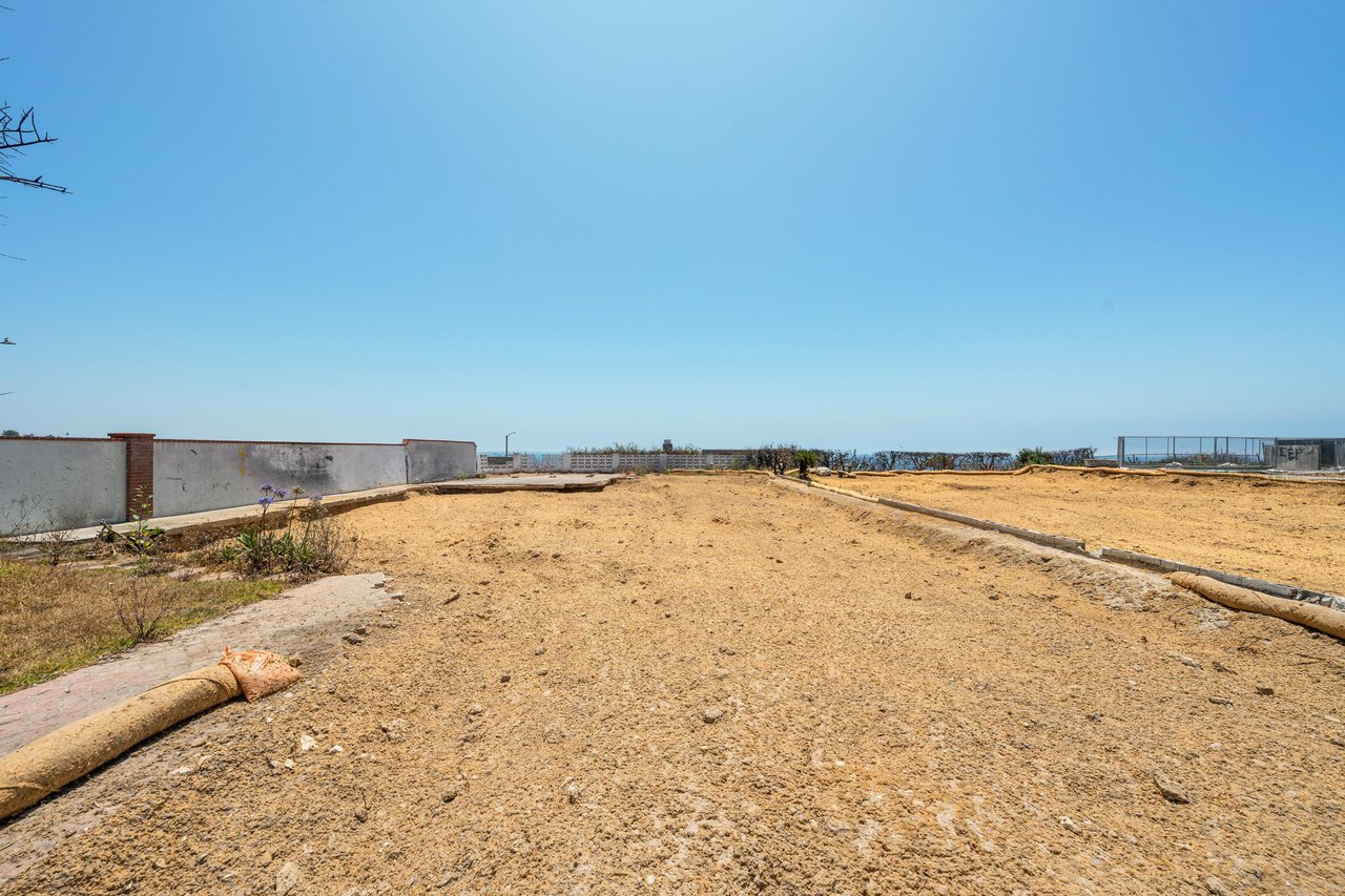 18348 Clifftop Way, Sunset Mesa