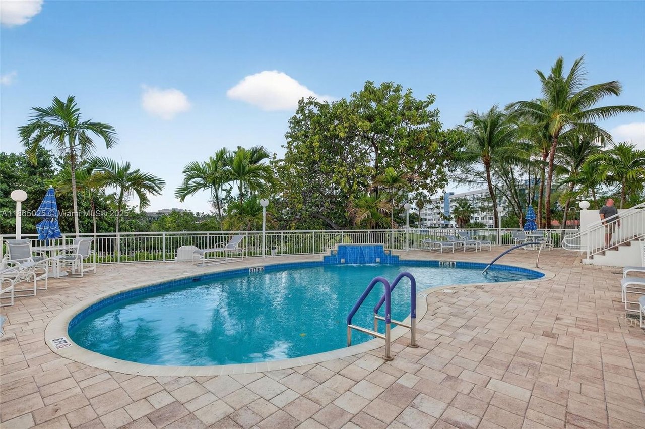 511 Bayshore Dr #1005
