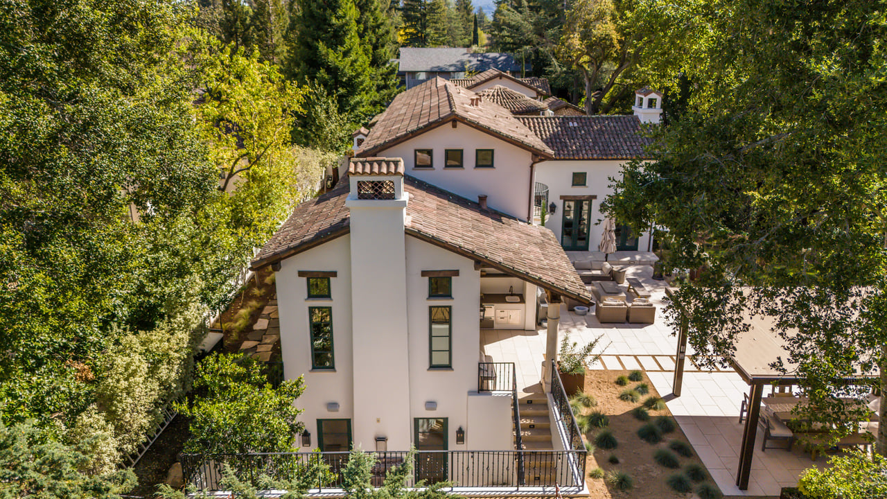 893 Laverne WAY
