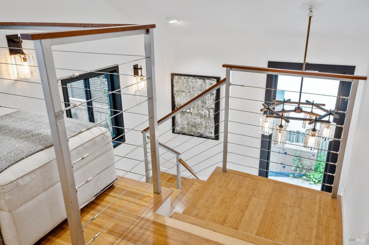 104 4th St