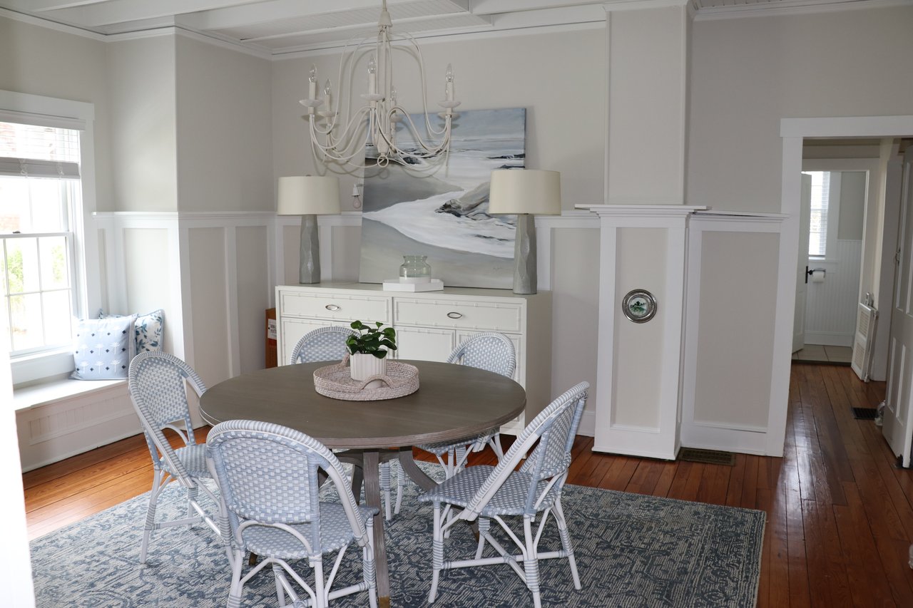 A Classic Bay Header with a Pool House