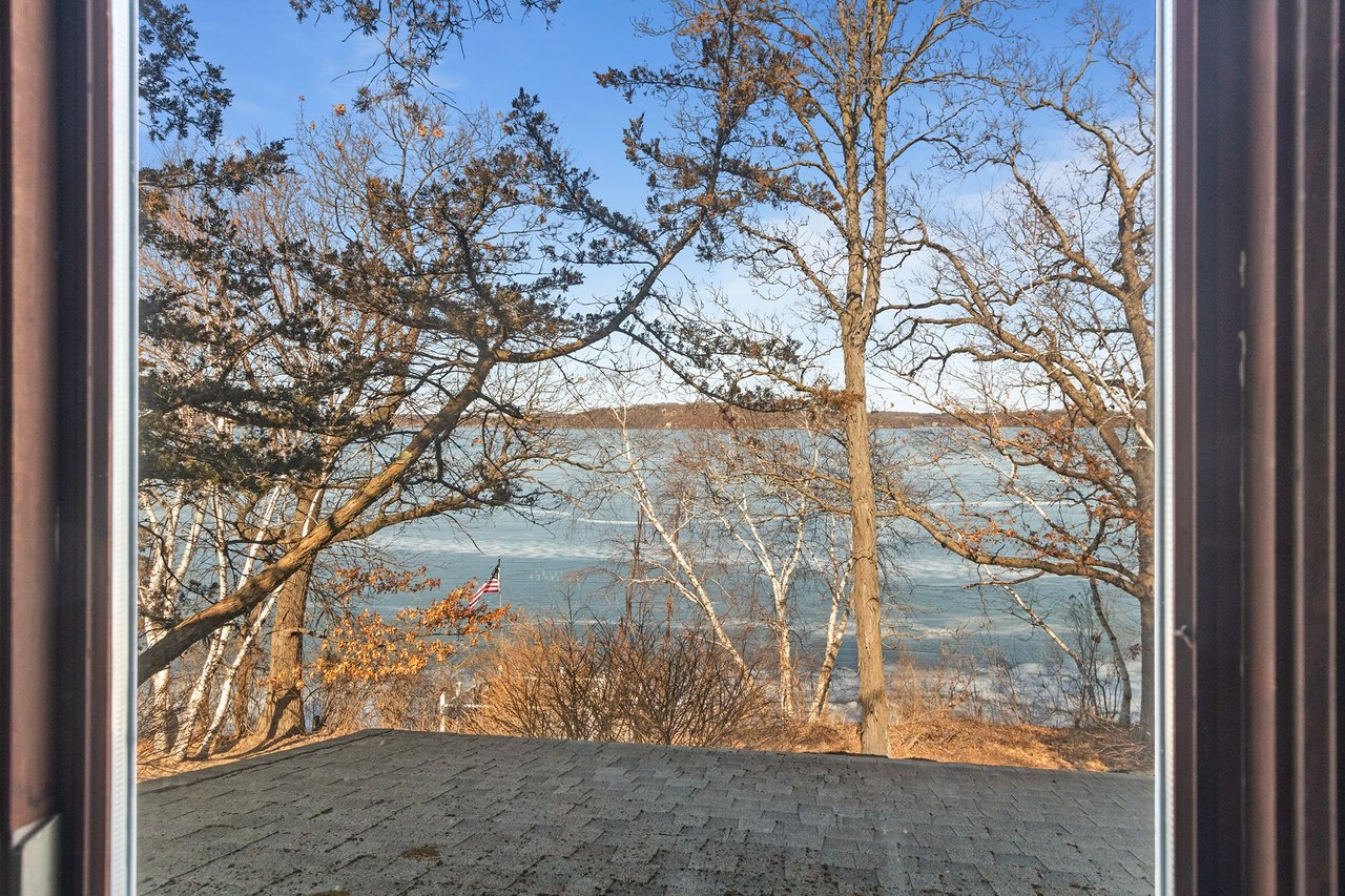 W2632 Oakwood Beach Road