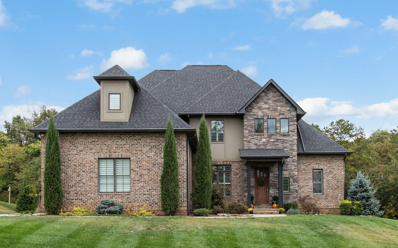 Wallace Luxury Spotlight | 656 Split Rail Lane Knoxville, TN 37934