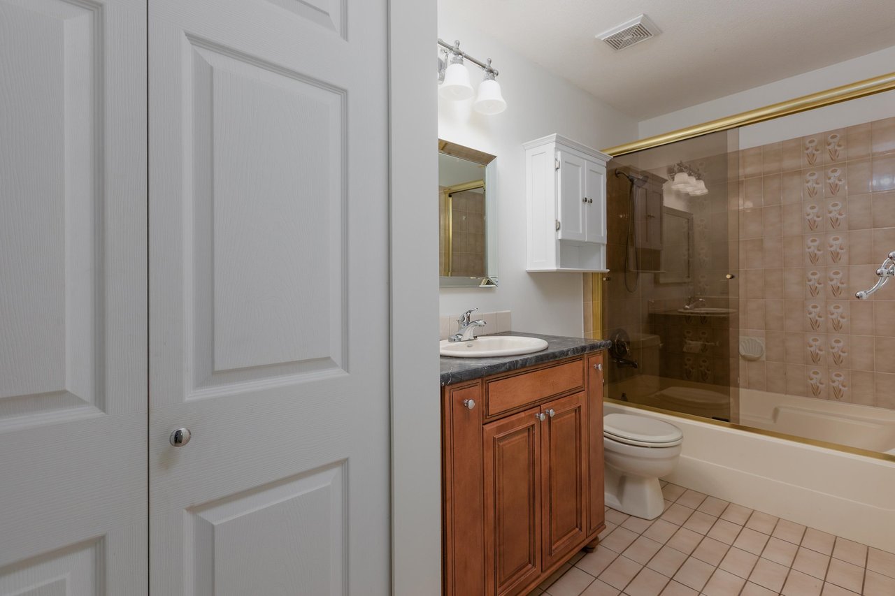 1991 Cedar Village Cres