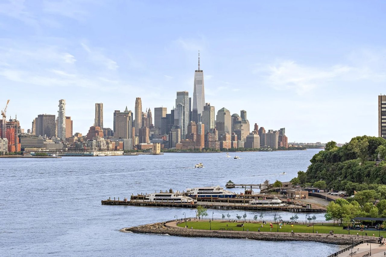 HOBOKEN WATERFRONT LIVING