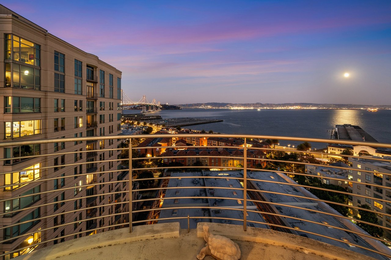 Elevated Corner with Downtown/Bay Views