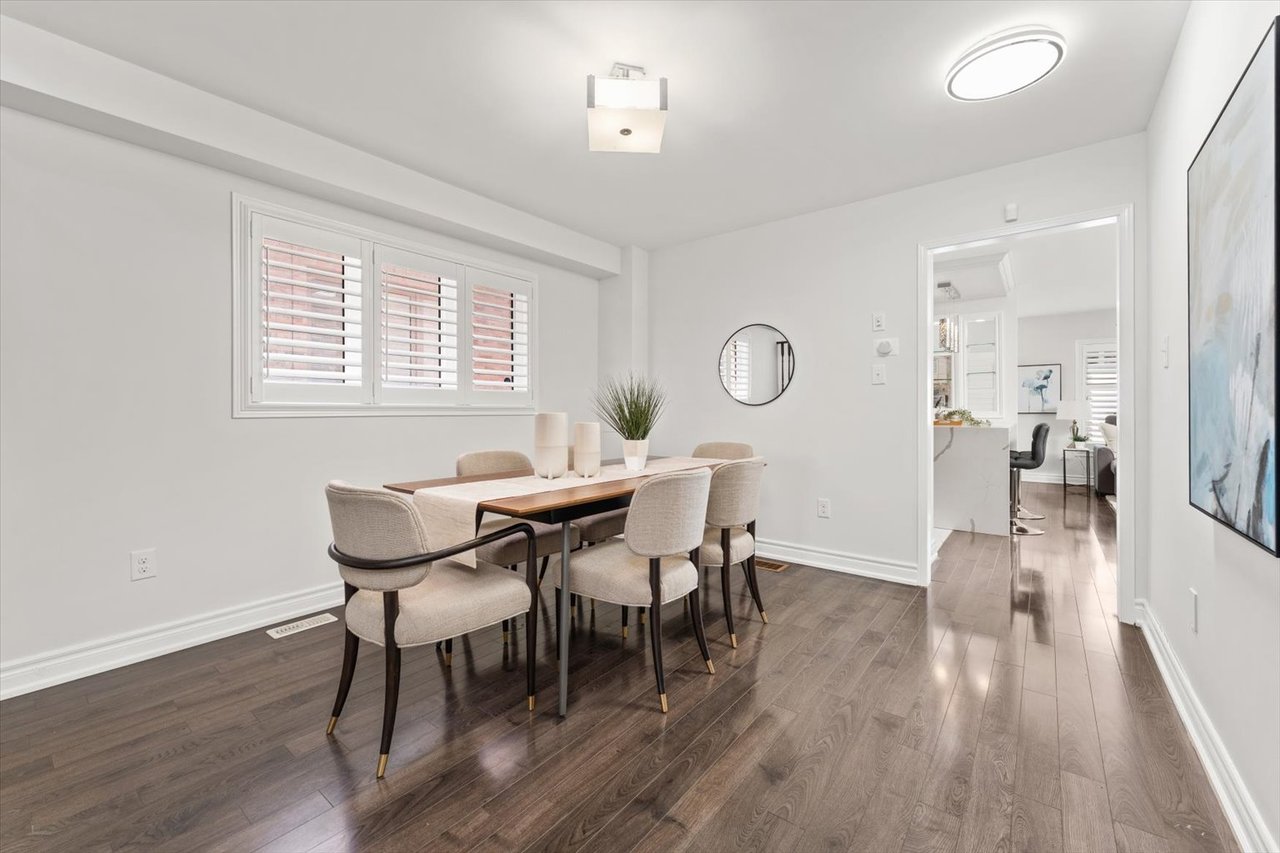 17 Holroyd St