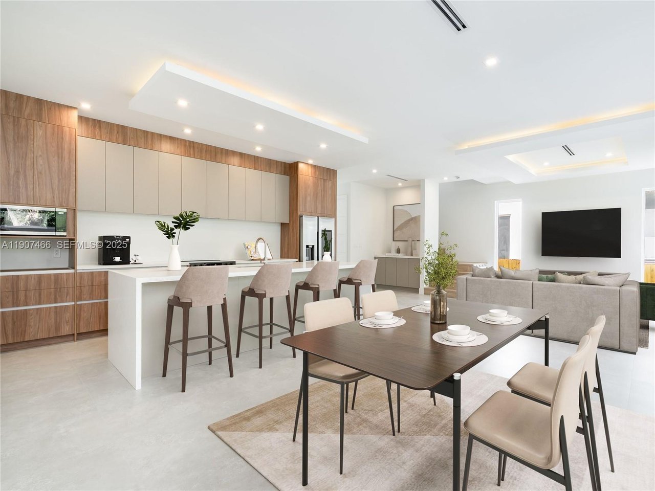 1705-sw-23-street​-river-oaks-home-sold-living-area