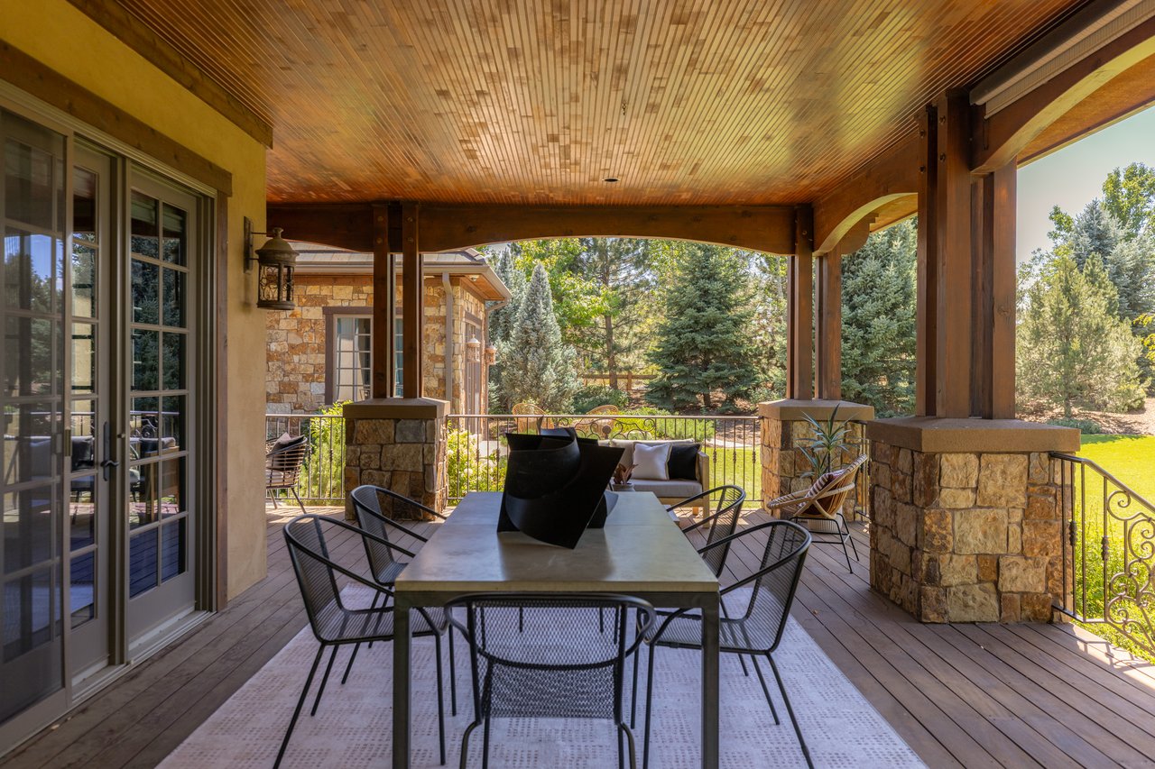 8925 Mountain View Lane