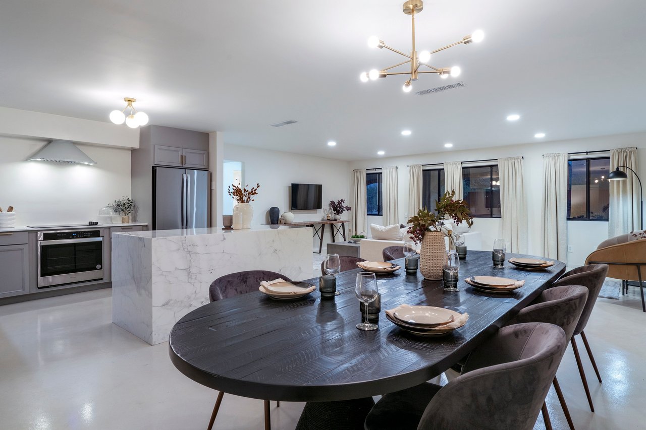 1005 W Emerine Drive