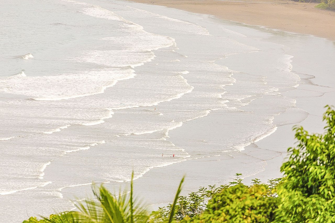 Resort-Hotel for Sale in Uvita – 12 Two-Bedroom Apartments & Pool