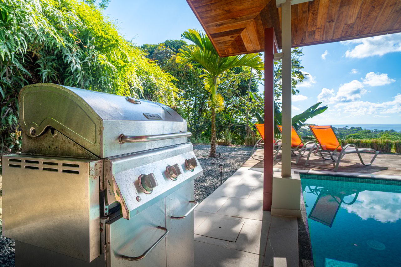 Casa Sea Breeze- Spectacular Ocean-View Home and Guest Villa in Prime Ojochal Location