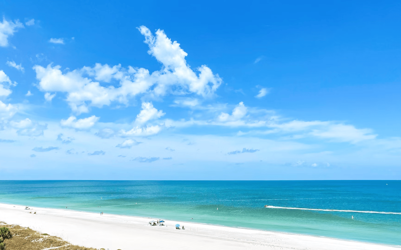 Tips for Successfully Staging and Selling Your Beachfront Asset