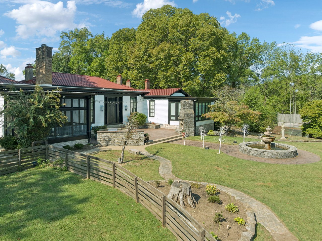 1512 Williamsport Pike