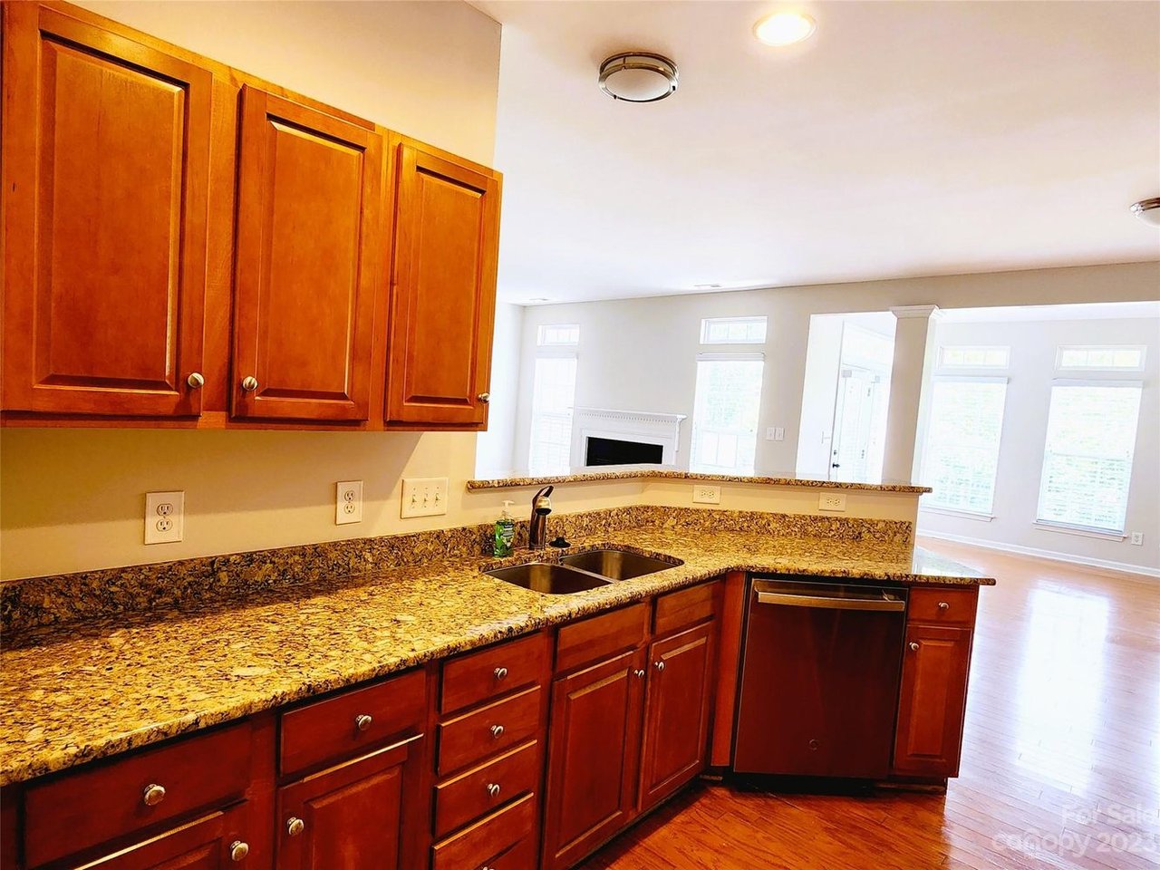 129 Beverly Chase Ln