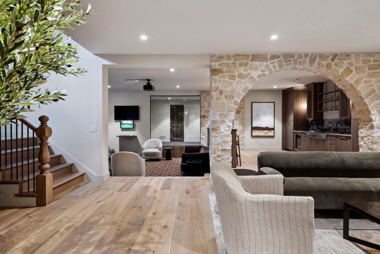 2295 Tamarack Drive, Medina
