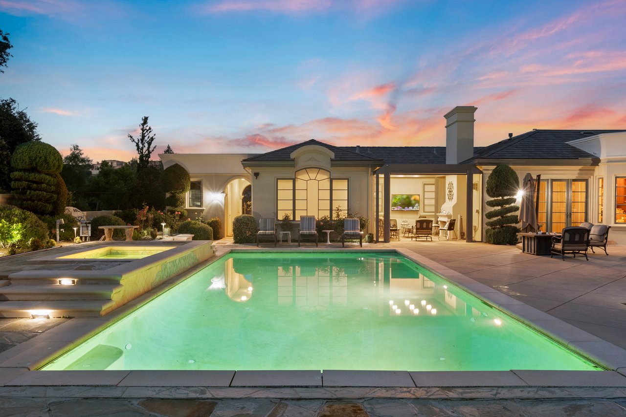 12445 Hilltop DR