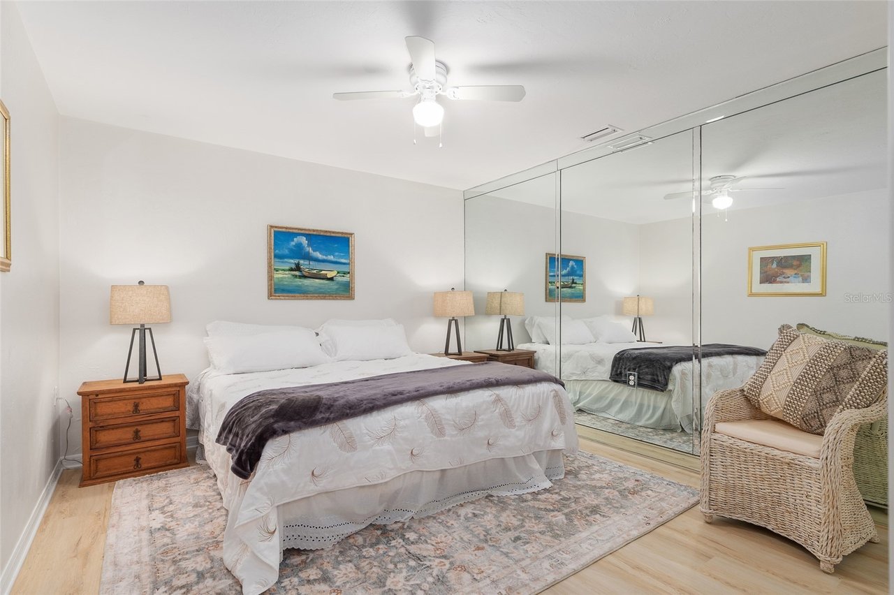 10745 SE Sunset Harbor Rd