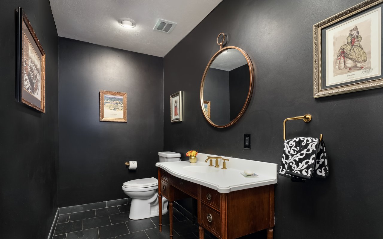 460 S Marion Parkway, 2000