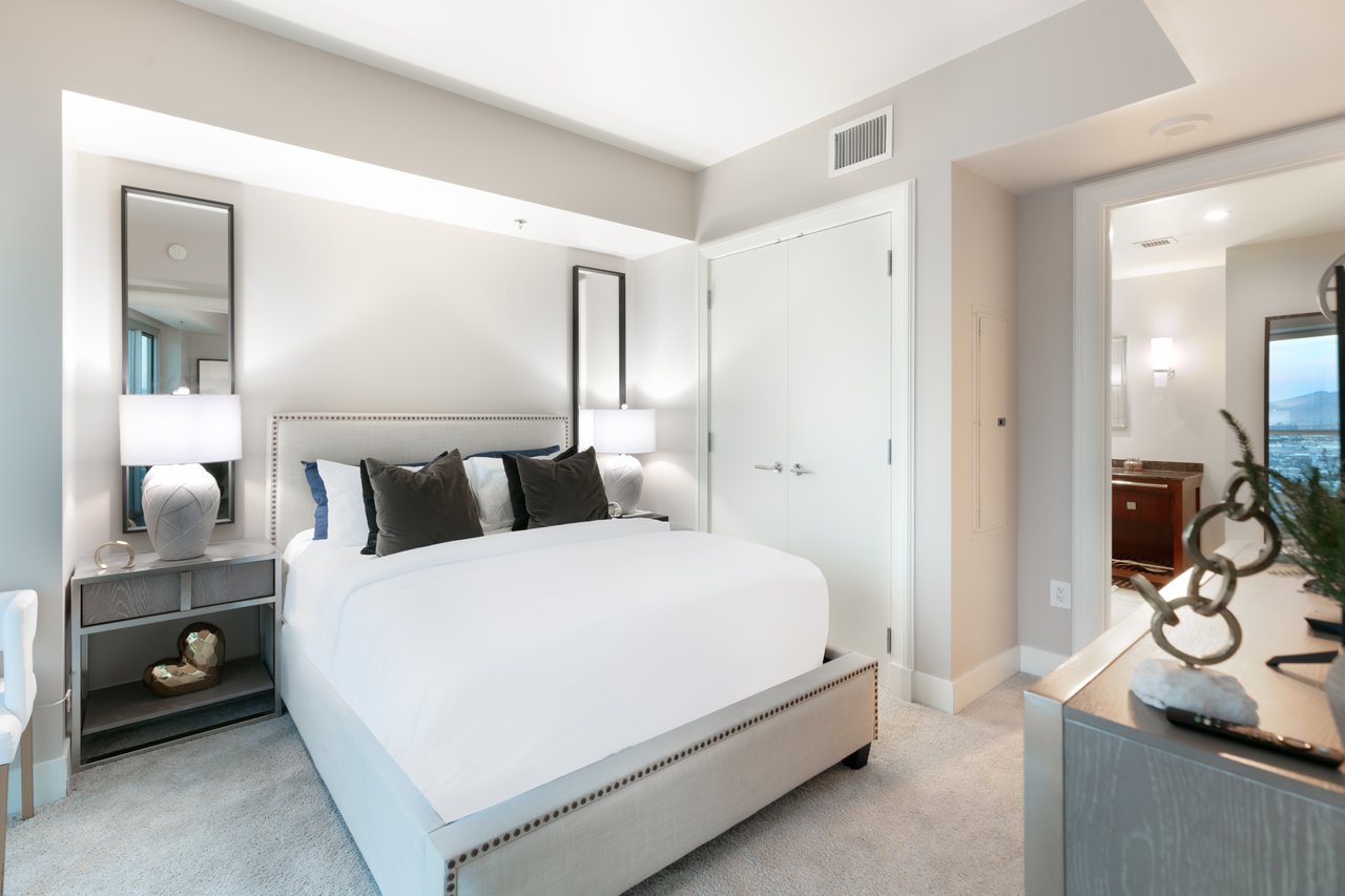 2700 Las Vegas Boulevard 2303