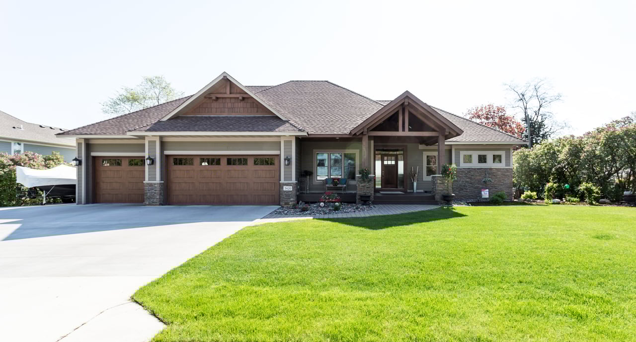 Beautiful Custom Home on Lake Johanna