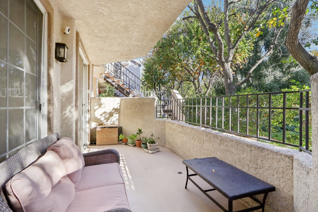 24111 Del Monte Dr, Valencia, CA 91355