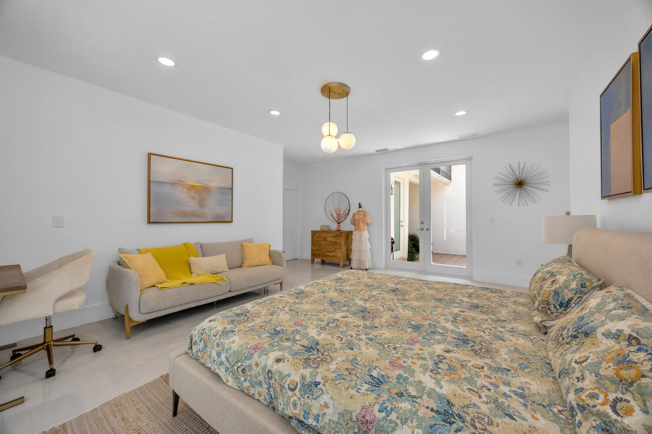 Palmetto Bay Perfection: Spacious, Serene, Stunning