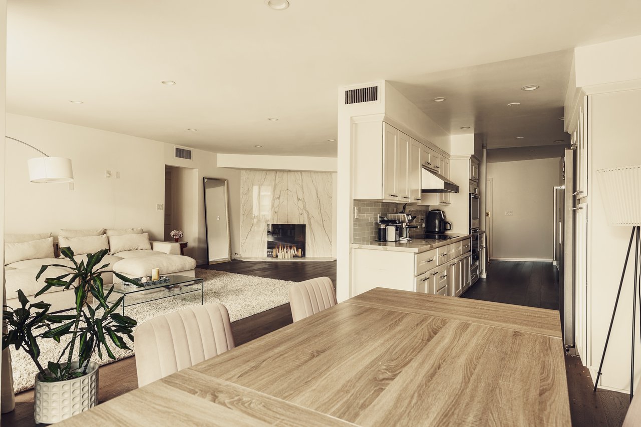 11970 Montana Ave #207