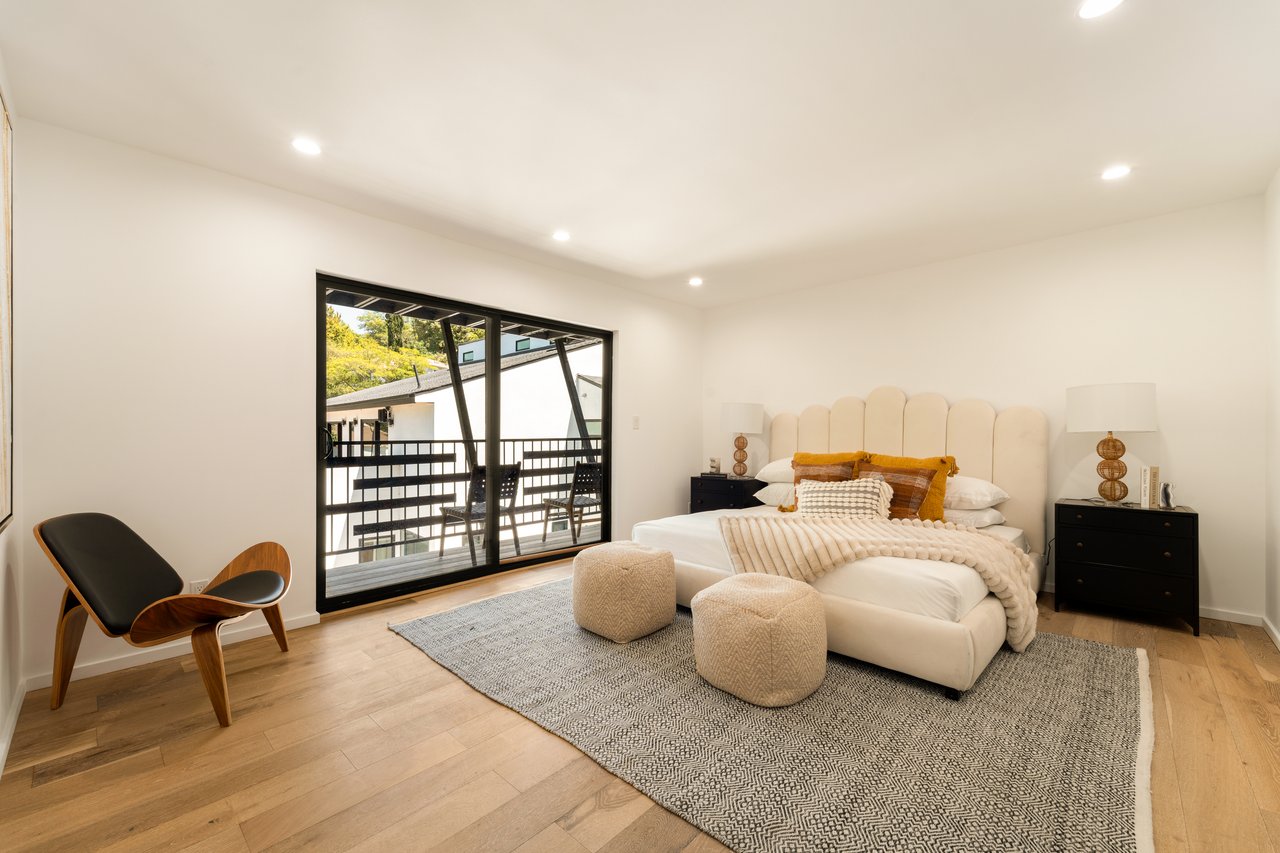 11587 Sunshine Ter, Studio City