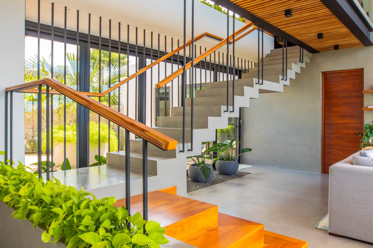 GARDEN HOUSE