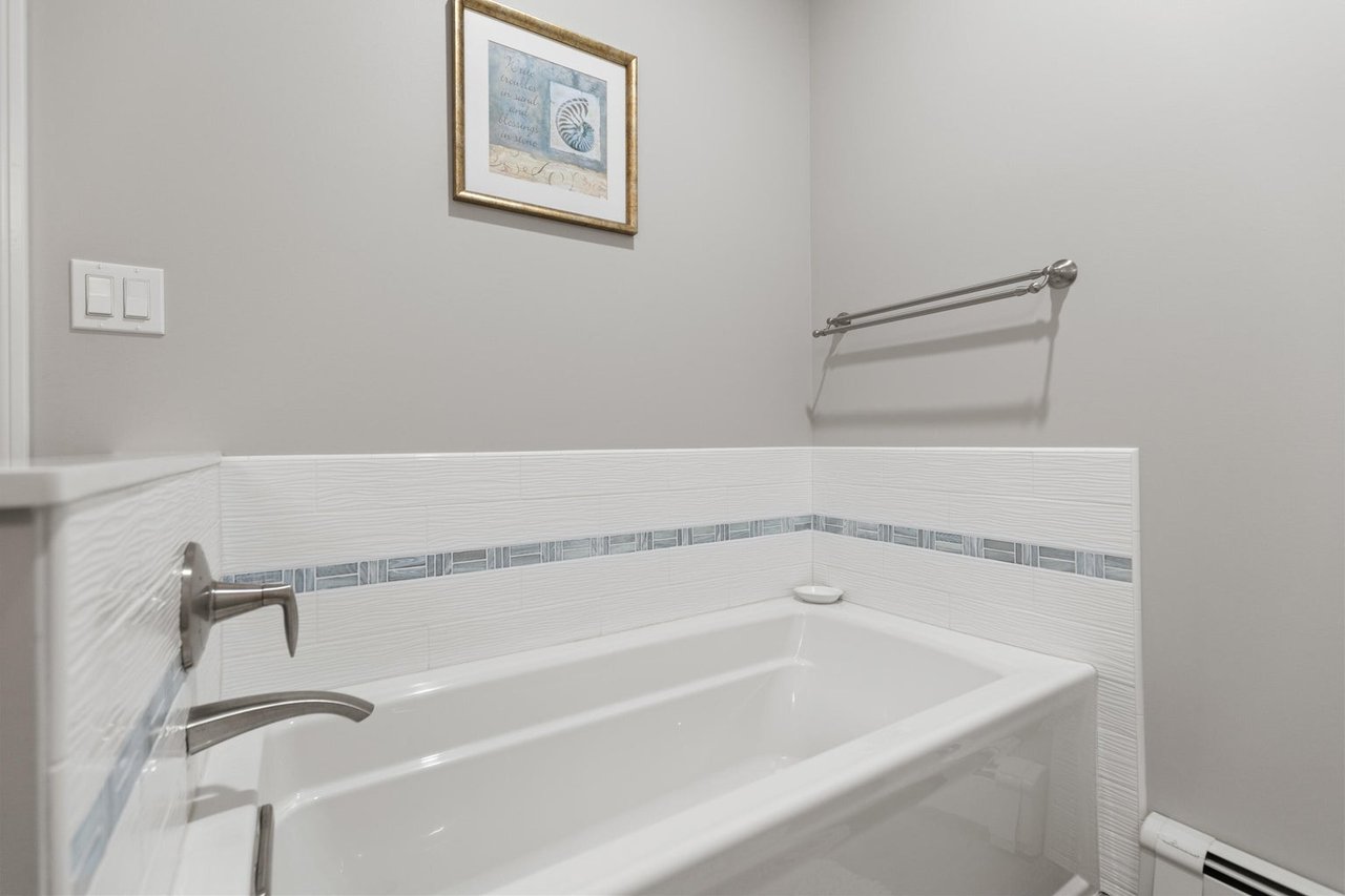 17 Atlantic Drive, Unit #: 17B