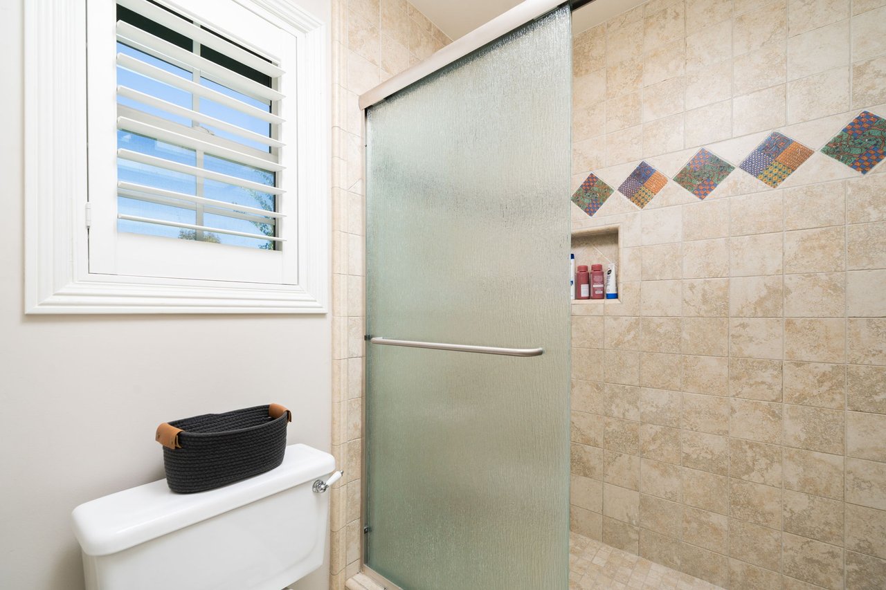 280 E Miramar