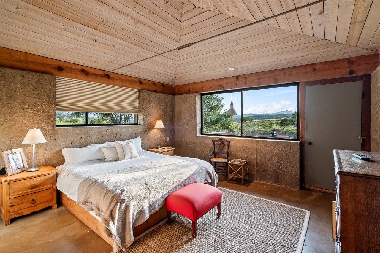 85 Hog Canyon Road